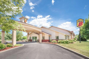 Отель Super 8 by Wyndham Cobleskill NY  Коблскилл